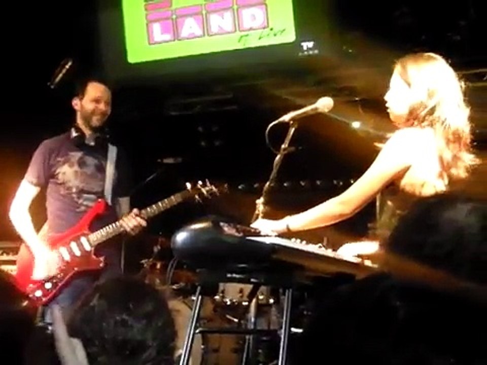 Paul Gilbert vs Emi Gilbert (guitar vs. keyboard) - Live