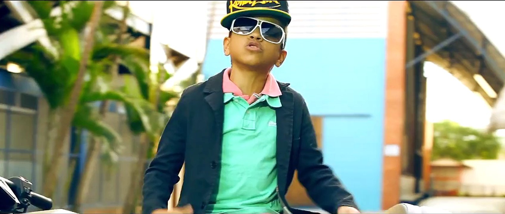 MC Pet - Pagando de Motorista part. Sabrina Boing Boing (KondZilla - 2013)