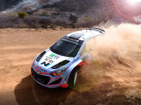 A bord de la Hyundai i20 WRC