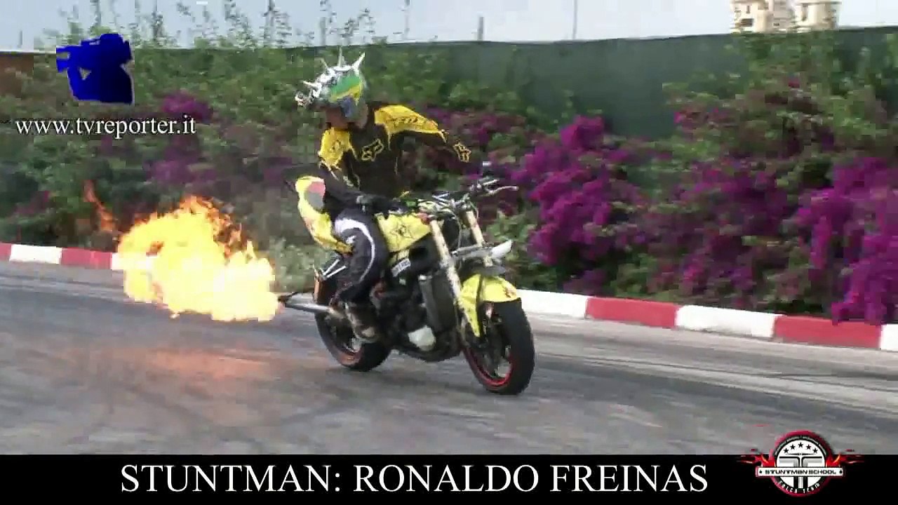 MOTORBIKE STUNTS FREESTYLE