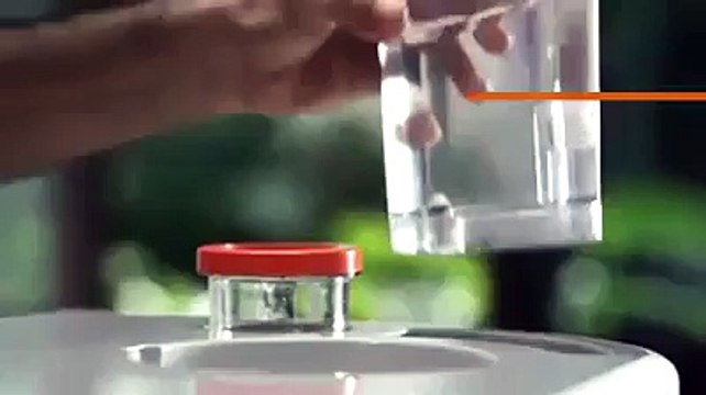 اگر آپ یہ تحفہ اپنی بیوی کے لئے گھر لے جائیں تو یقین جانیں کے وہ خوشی سے آپ کو چوم چوم کر پاگل ہو جائے گی ہاہاہا ویڈیو د