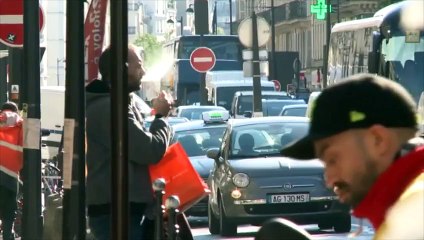 A Paris, les jets de mégot sont sanctionnés d'une amende de 68 euros