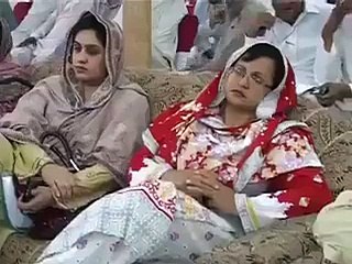 Women throw eggs on eaz chaudary