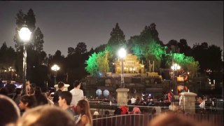 [Extreme Low Light] Fantasmic! - Disneyland (Anaheim, California)