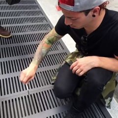 Extreme iPhone Pinching is the 2015 Version of Living on the Edge