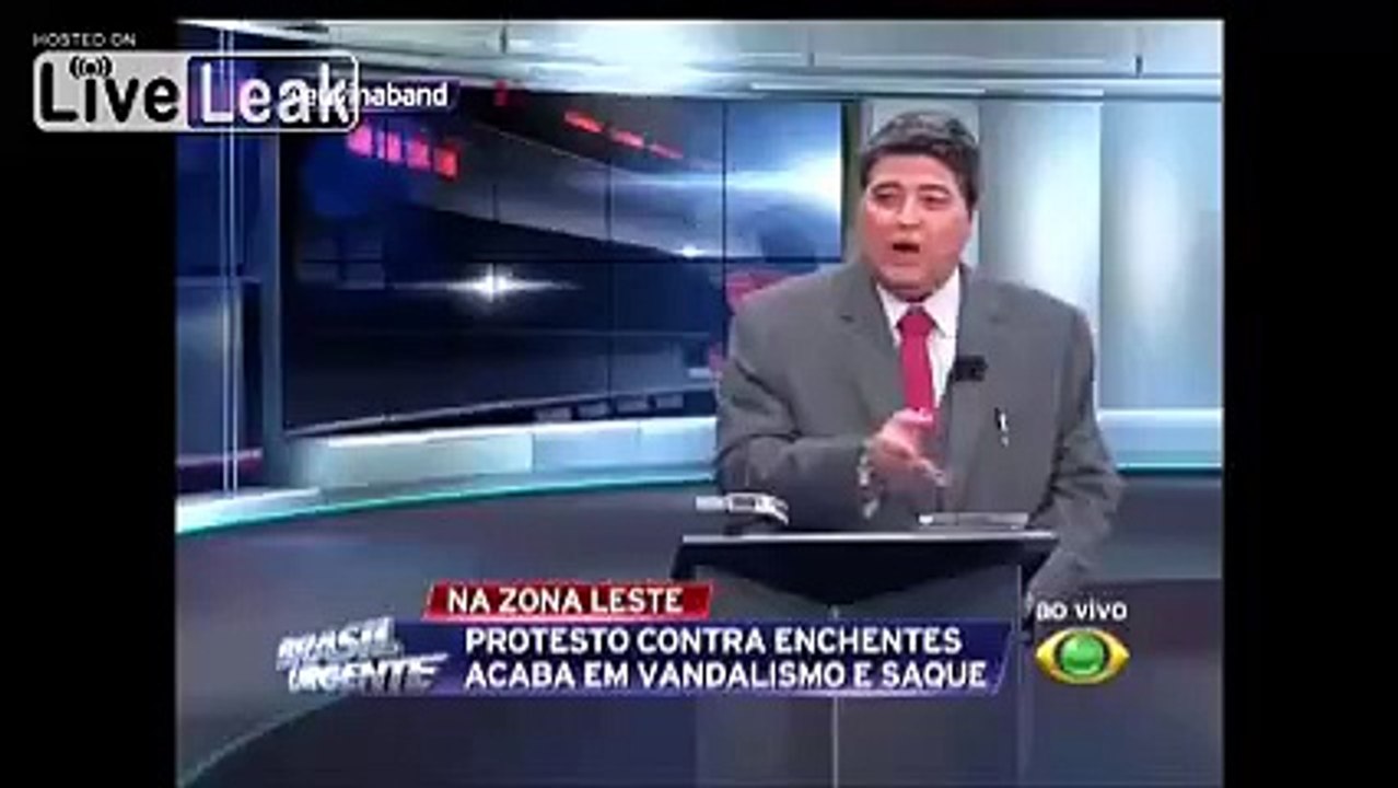 News anchor breaks Justin Bieber's CD live on tv!