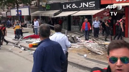 12 muertos al chocar autobús en Turquía