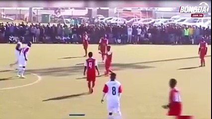 Phong cách chơi bóng "kỳ dị"