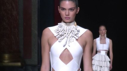 Vogue Fashion Week - Balmain Spring 2016 Ready-to-Wear