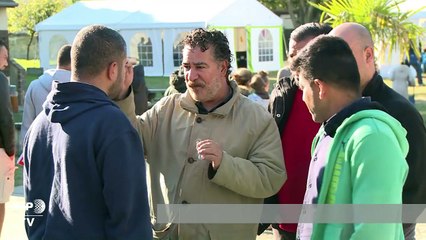 First Syrians, Iraqis given refugee status in France