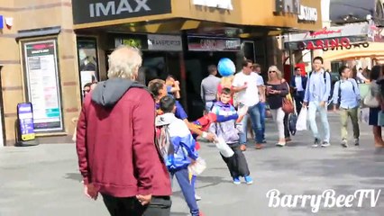 Bong da - Neymar gia de dang chinh phuc cac co gai xinh dep