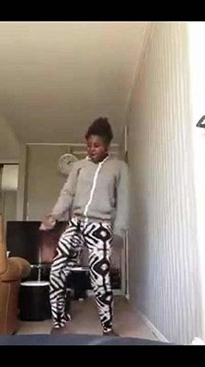 Çok Başarılı Micheal Jackson Performansı