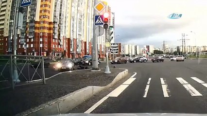 Motosiklet sürücü takla attı