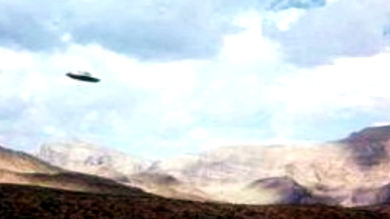 Best Ufo Sightings Cases Ever Seen | Best Ufos Footage Ever Recorded Caught On Tape Eviden
