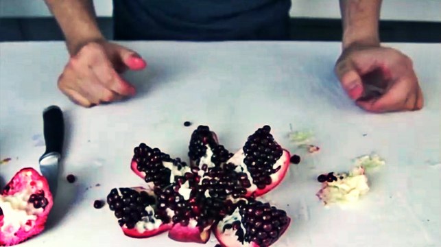 Nar En Kolay Nasıl Soyulur?