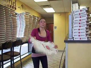 girl making pizza boxex in 4 second amaizing skills