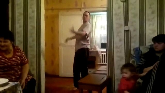 Отец семейства опозорился перед всей семьёй