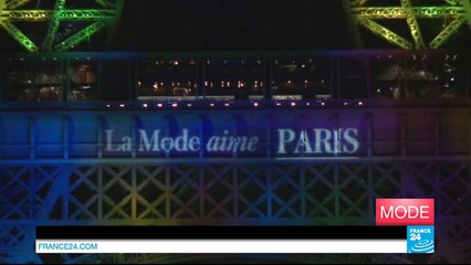 Paris aime la mode : pour la fashion week, la Tour Eiffel prend des couleurs !