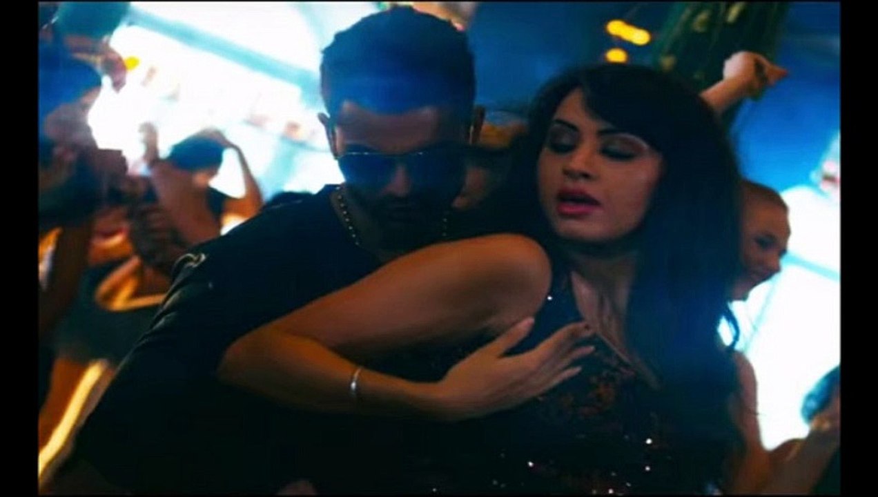 Yo Yo Honey Singh Aankhon Aankhon VIDEO Song Lyrics Kunal Khemu, Deana Uppal  Bhaag Johnny