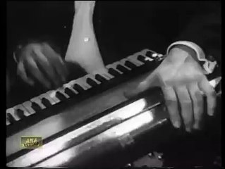 Liye Aankhon Mein Gharoor - Ahmed Rushdi