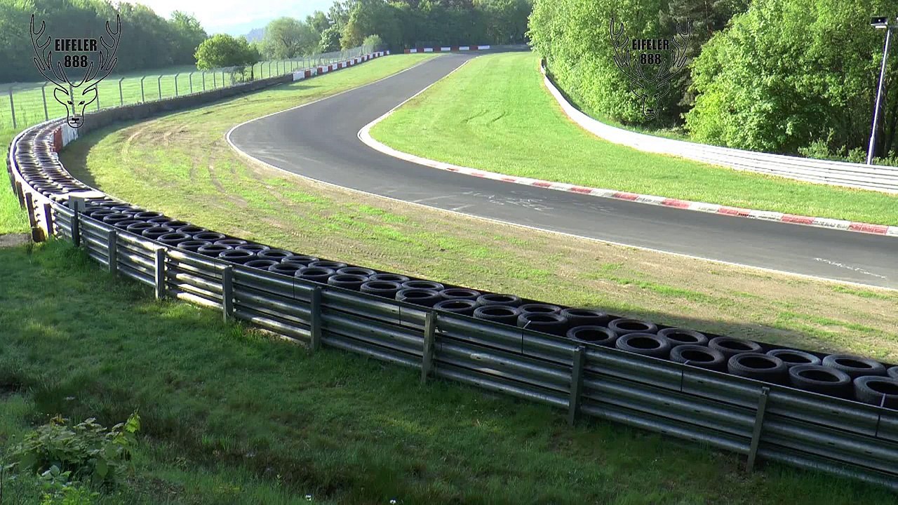 Heavy Crash VLN Race 4 Nürburgring Nordschleife 2014 BMW M3 & Peugeot RCZ R