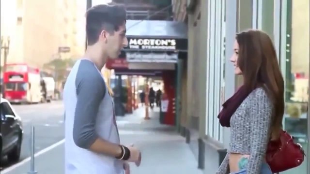 Pegadinha beijando mulheres Super gostosas Beijos com pegada HD/HQ Best Kissing Pranks Of