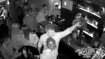 Il fait tomber une bouteille de vodka à 1500$