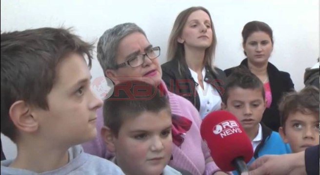 Korçë, bojkotojnë shkollën, nxënësit kundër ndryshimit të gjuhës angleze- Ora News