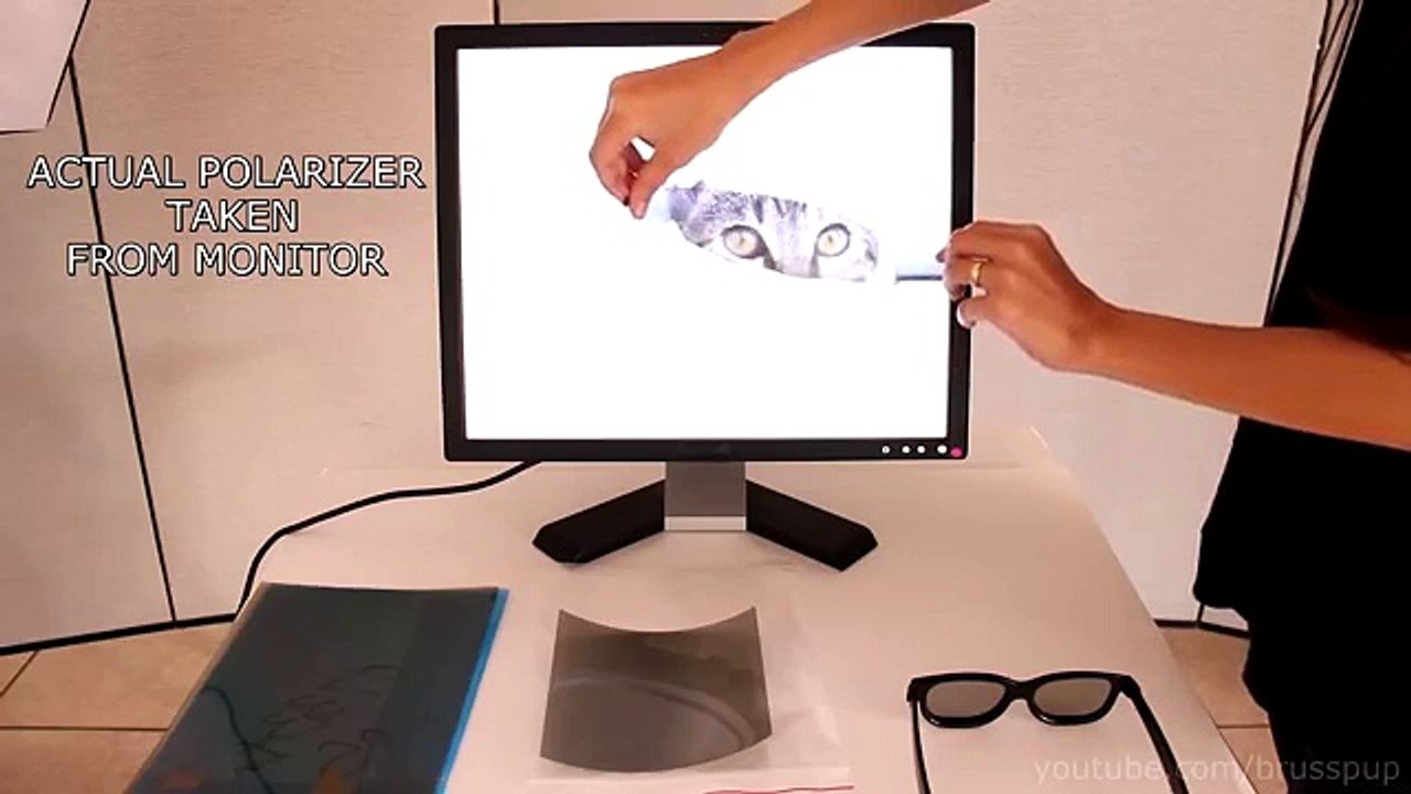 Incroyable Moniteur Secret - (Footage Extra)
