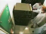 ATM Robbery at Gulshan-e-Iqbal Bank Karachi - Video Dailymotion