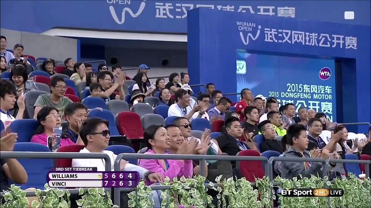 Agacée par Venus Williams, Roberta Vinci lui demande si elle veut un café...