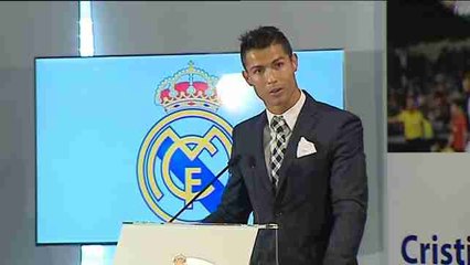 El Real  Madrid homenajea a Cristino Ronaldo por marcar 323 goles