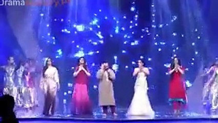 Meera Forgetting Dance in Lux Style Awards 2015 with Rahat Fateh