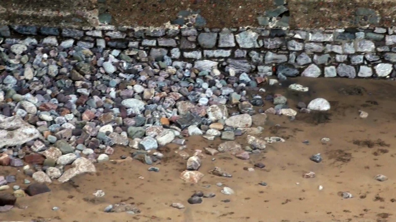 Temporal se lleva arena de la playa de Palmera Candás, Asturias