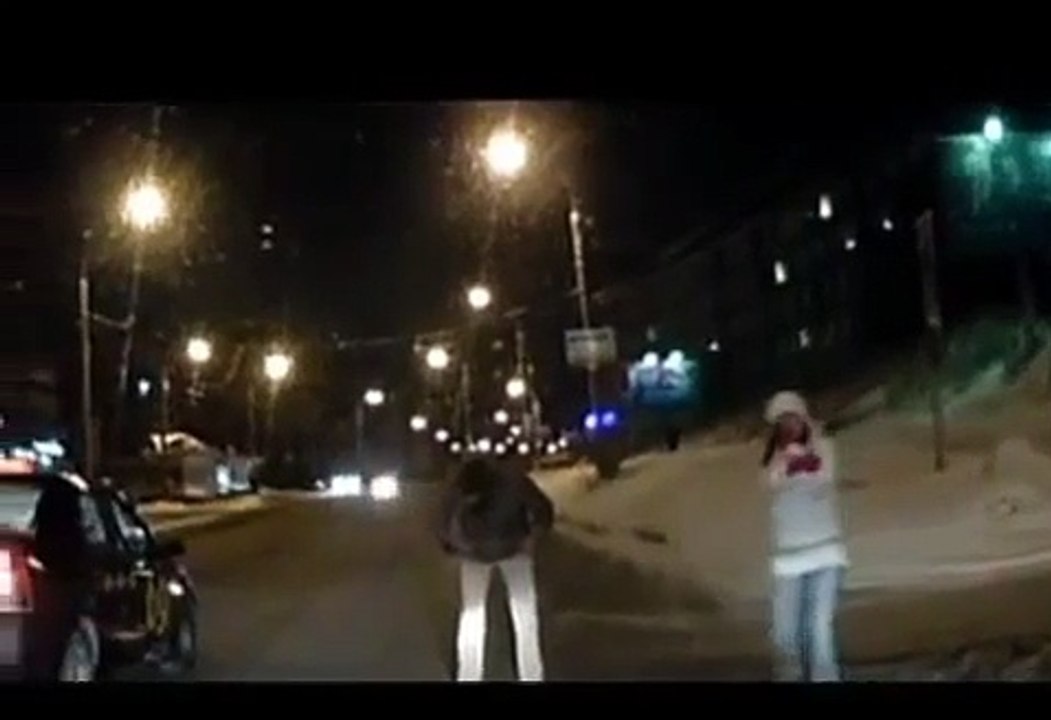 Road fight between taxi driver and pedestrian in Russia
