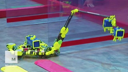 Robots cleverly find their way through obstacle course with flick of a switch