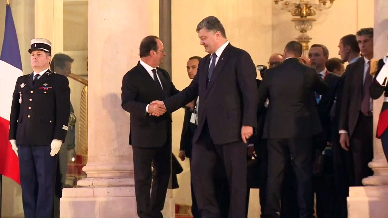 Ukraine: élections en 2016, retrait des armes légères samedi