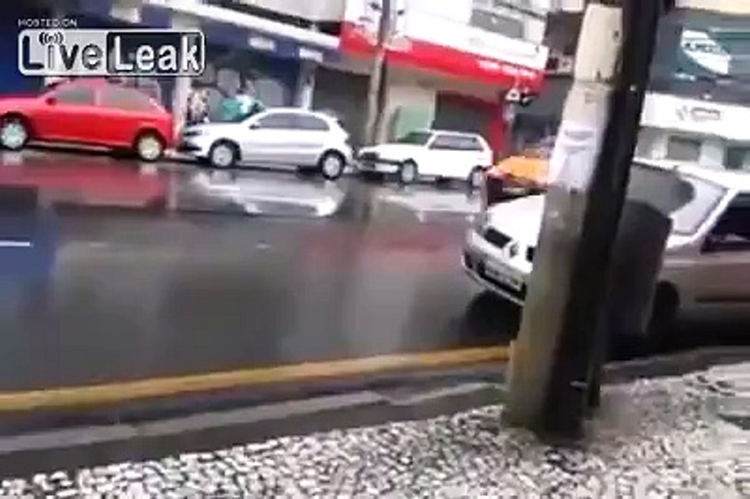 LiveLeak.com - How not to park a car