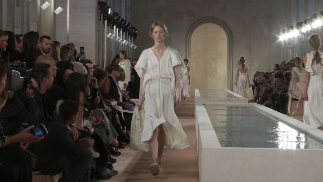 Vogue Fashion Week - Balenciaga Spring 2016 Ready-to-Wear