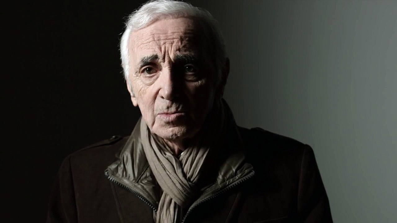 Charles Aznavour - Avec un brin de nostalgie