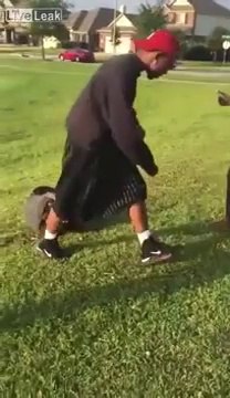 Il venge sa soeur en éclatant son petit copain qui la bat... Vengeance