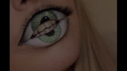 Crazy third eye draw on mouth - Make-up art