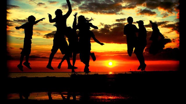 Игра на гитаре Кривой Рог («Ласковое солнце» Сокирский В.)