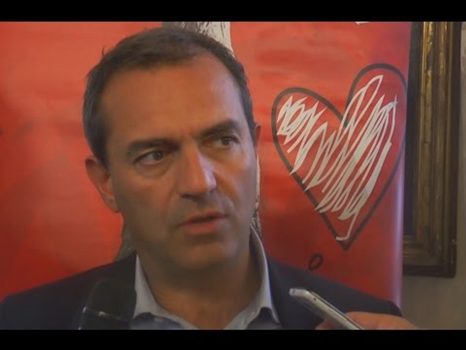 Napoli - Raccolta "porta a porta" nel centro storico, de Magistris: "Grande sfida" (02.10.15)