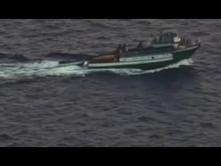 Linosa (AG) - Imbarcazione tunisina pesca in acque siciliane, bloccata (03.10.15)