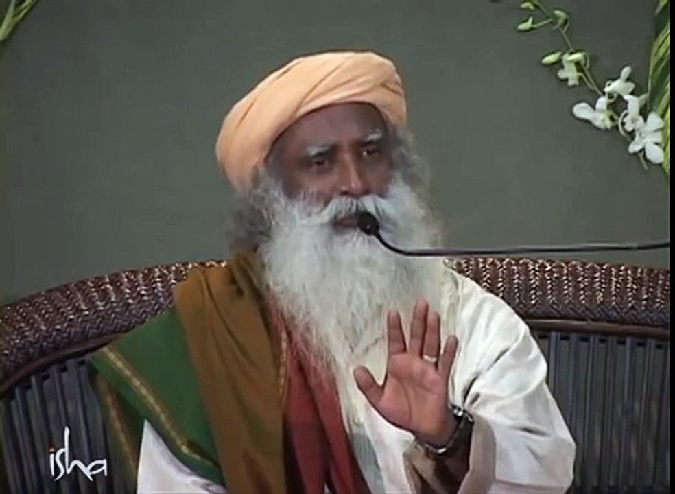 How-to-be-a-Volunteer-in-every-part-of-Life-Sadhguru-UPmhk_h_y9w