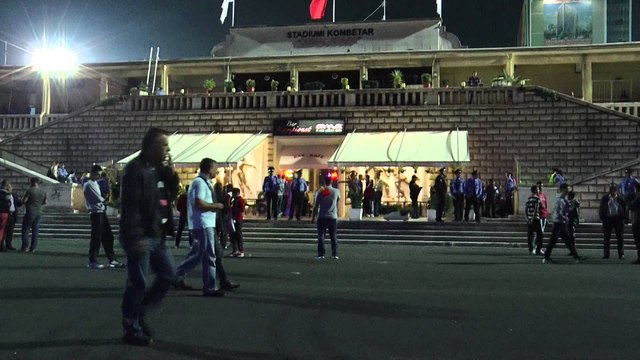 Partizani - Tirana 3 Tetor 2015 futja e tifozëve në stadiumin Qemal Stafa