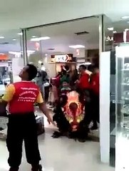 Video Atraksi Keren Barongsai di Chinese New Year