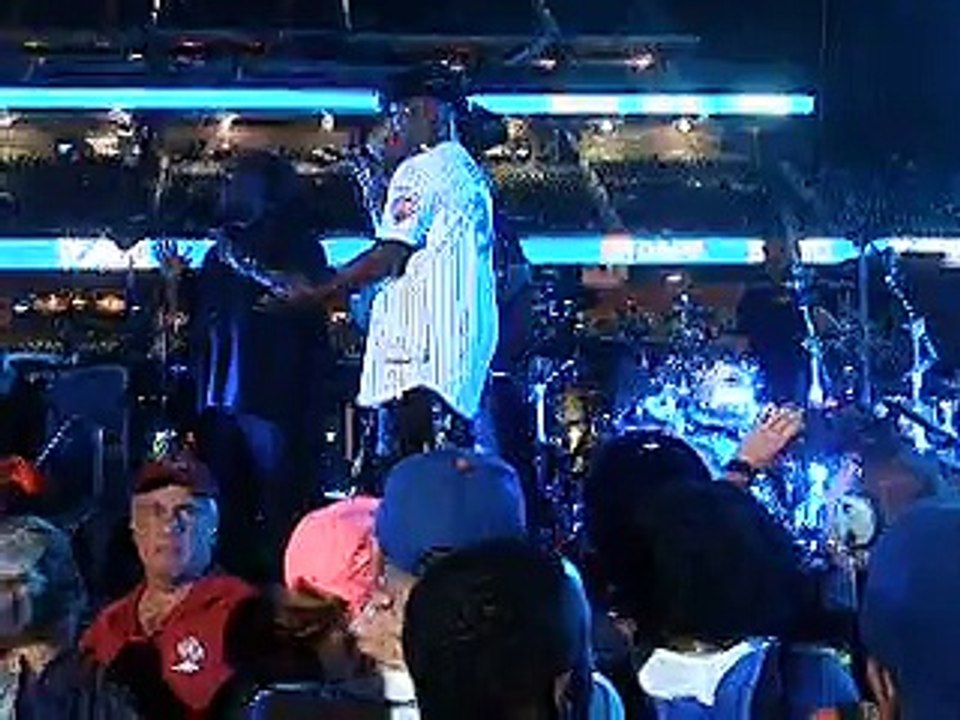 Citi Field Concert 08-15-2015: Ne-Yo - Congratulations