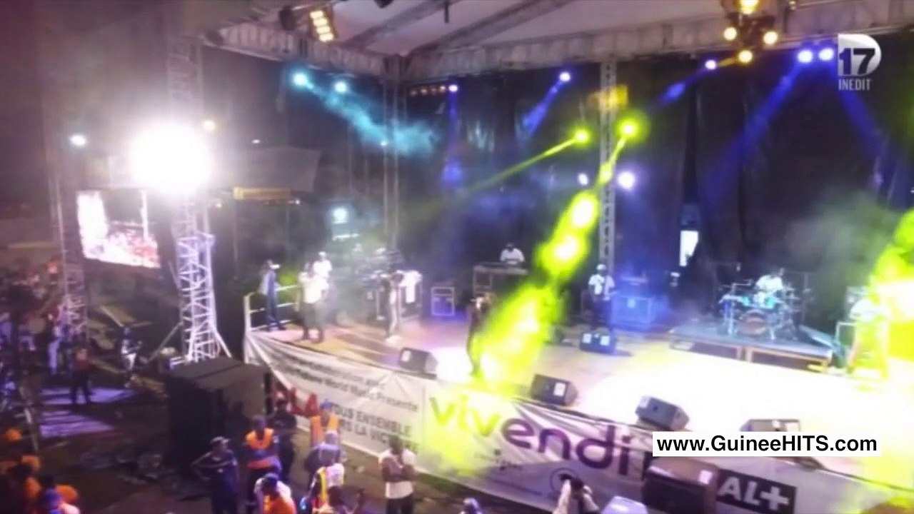 Banlieuz'art sur scène du concert "EBOLA Tous Ensemble Vers La Victoire" a conakry
